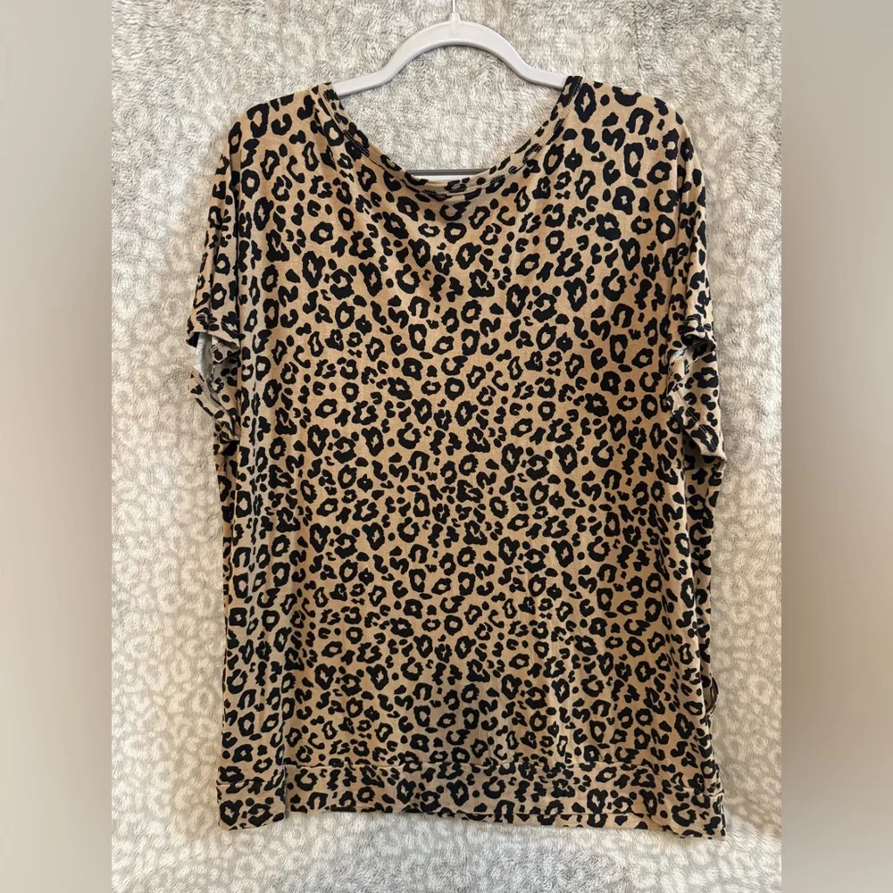 Short Sleeve Top with pockets from Amazon 3X - Picture 2 of 7